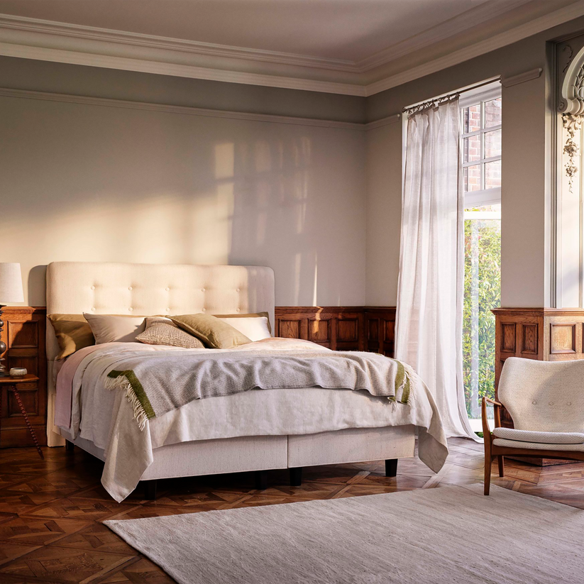 Tiara – Bedroom & More