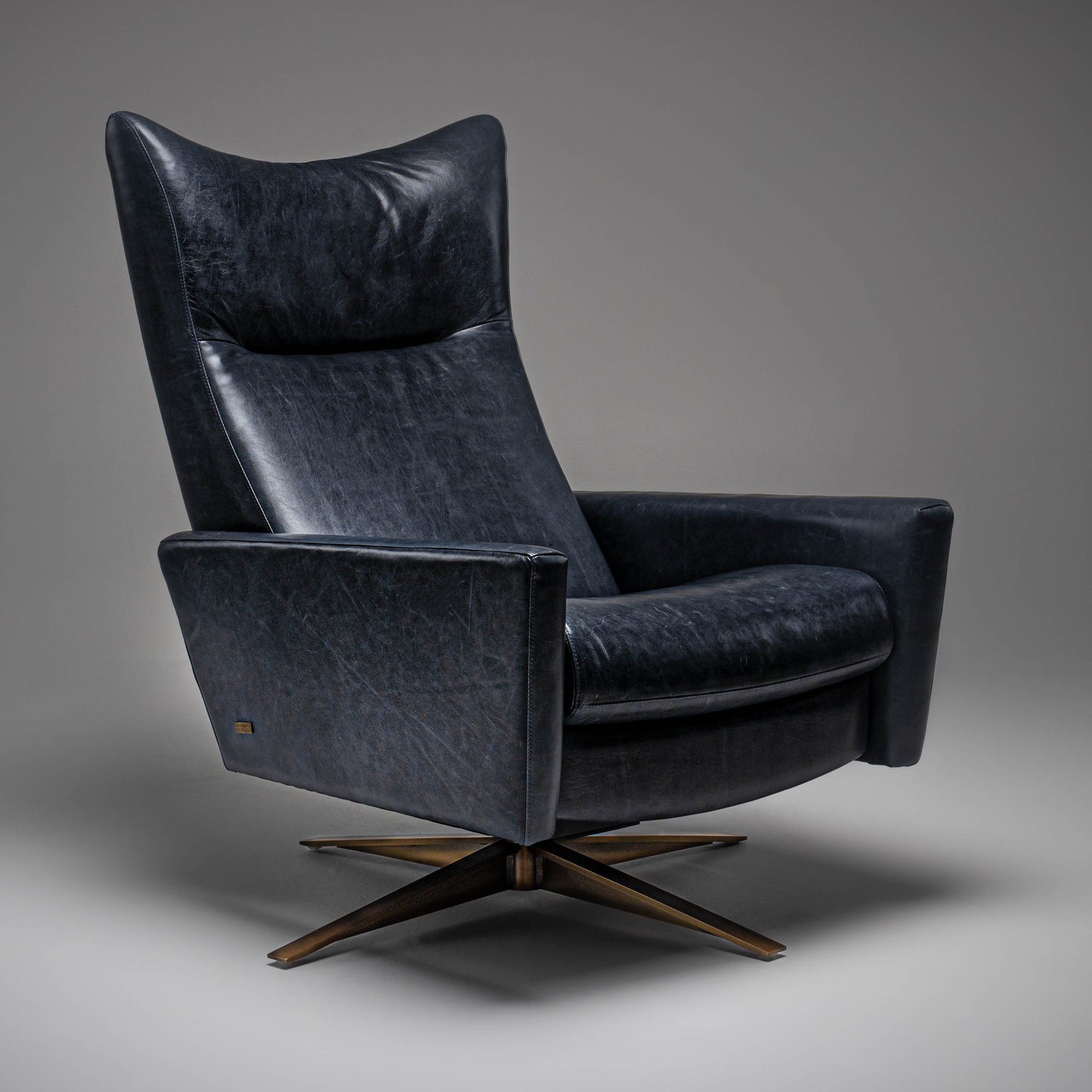 Status Spec Sheet | Comfort Air motion chair by American Leather in Black Leather